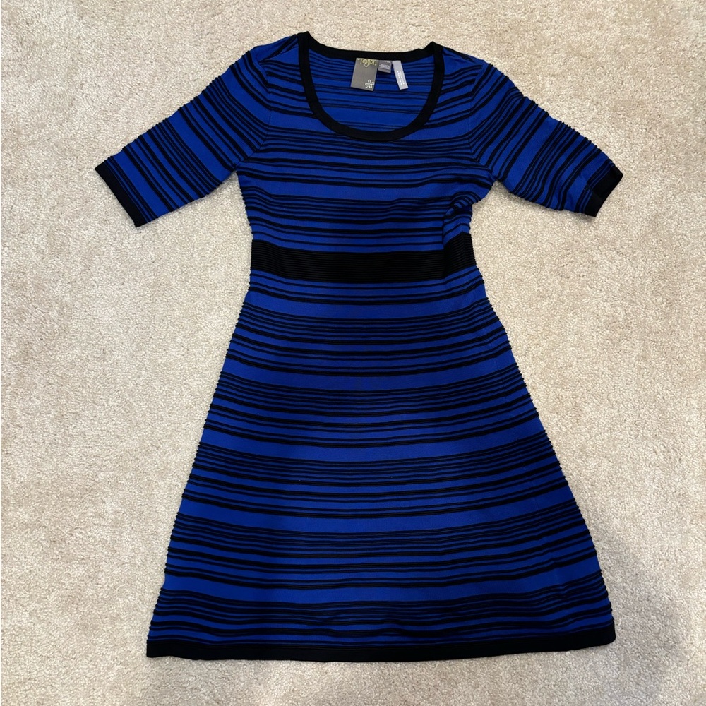 Taylor maternity stretch dress. Size Small